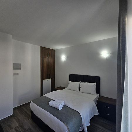 Cyprus Harbour Suites Κερύνεια Εξωτερικό φωτογραφία